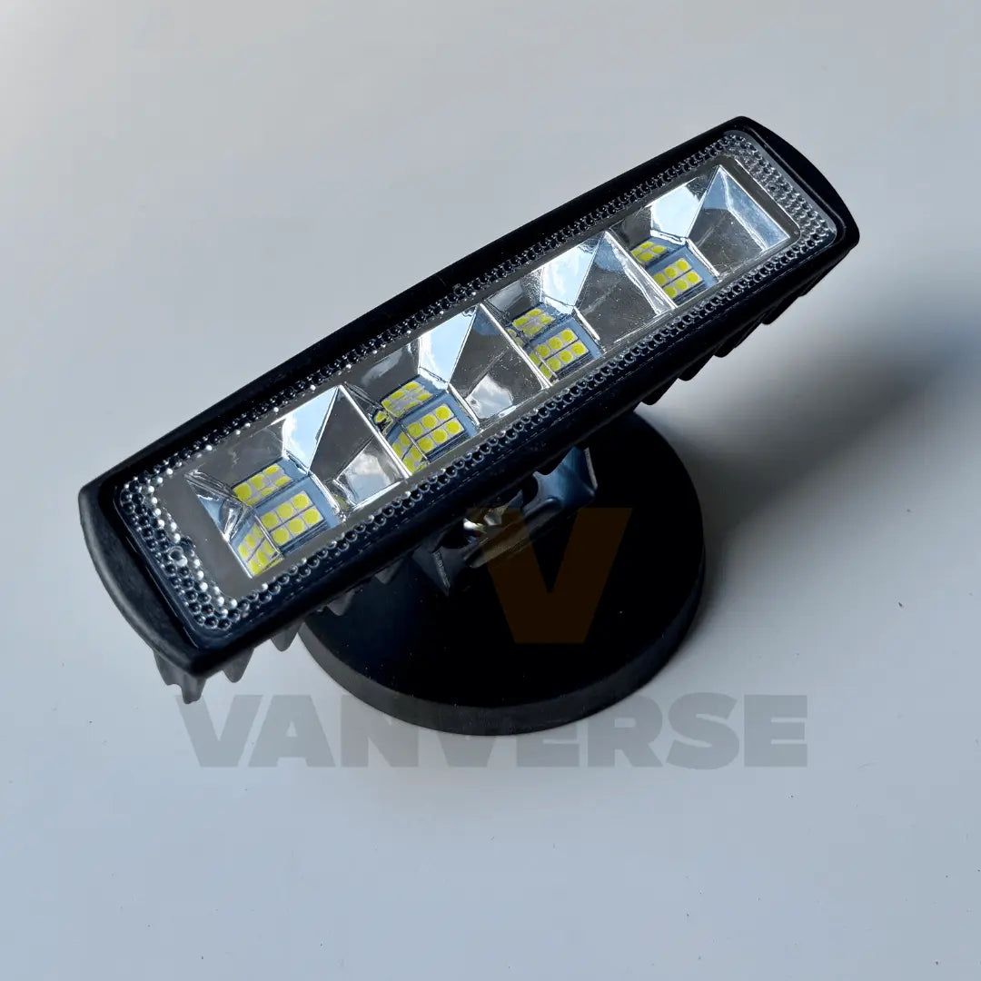 Foco LED alargado magnético para exterior