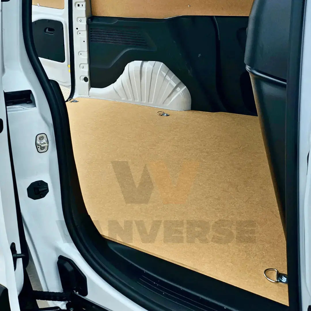 Suelo DM para furgoneta adecuado para usos regulares, con resistencia moderada a impactos y desgaste