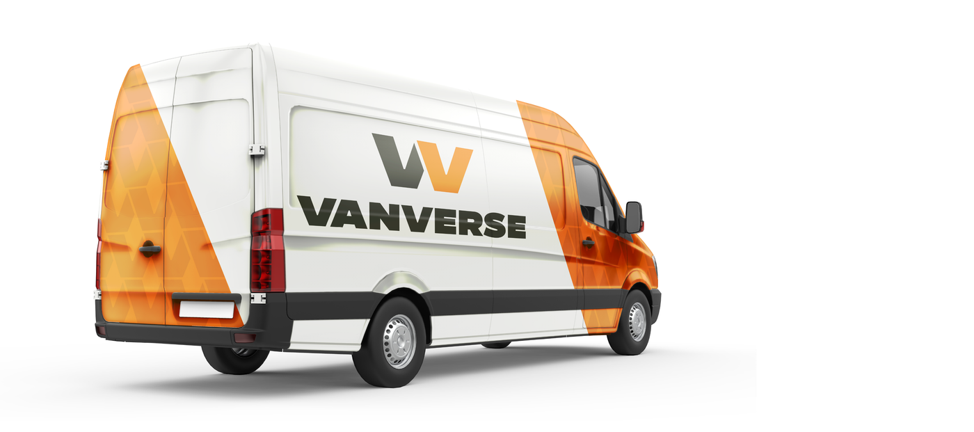 Furgoneta rotulada con el logo de VanVerse.
