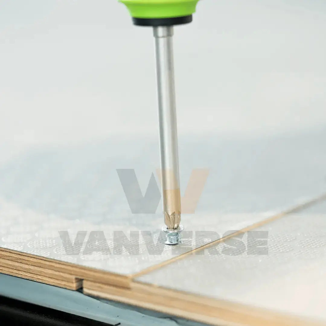 Suelo fenólico gris para furgoneta de fácil instalación, resistente y duradero